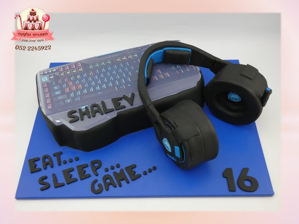 עוגת יום הולדת מעוצבת לגיימינג (gaming) עם אוזניות, למתבגר, מבצק סוכר